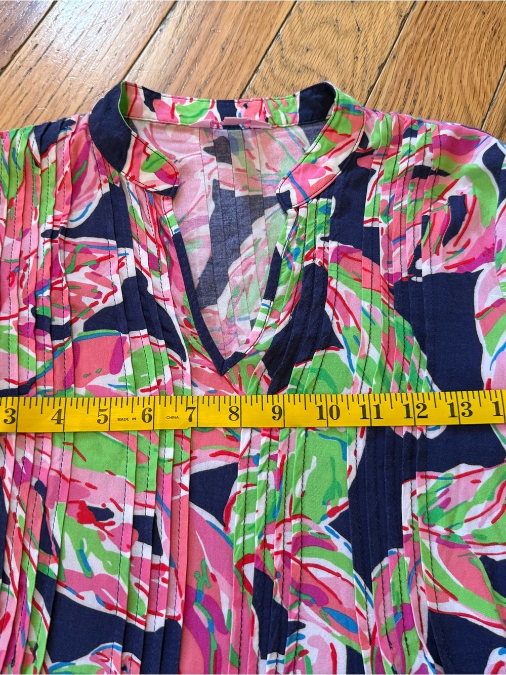 Lilly Pulitzer Sarasota Tunic Top In The Vias Navy Blue Pink Green Floral Sz XXS - Picture 12 of 12